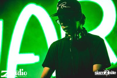 Grey Goose นำเสนอ TGIF : Mat Zo ที่ สตูดิโอ ไลฟ์ ฮอลล์ — photo 3