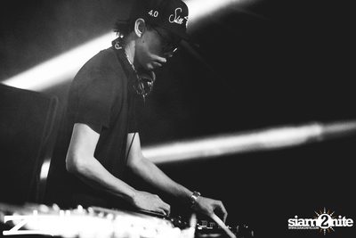 Grey Goose นำเสนอ TGIF : Mat Zo ที่ สตูดิโอ ไลฟ์ ฮอลล์ — photo 8