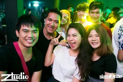 Grey Goose นำเสนอ TGIF : Mat Zo ที่ สตูดิโอ ไลฟ์ ฮอลล์ — photo 9