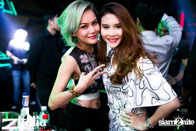 Grey Goose นำเสนอ TGIF : Mat Zo ที่ สตูดิโอ ไลฟ์ ฮอลล์ — photo 15