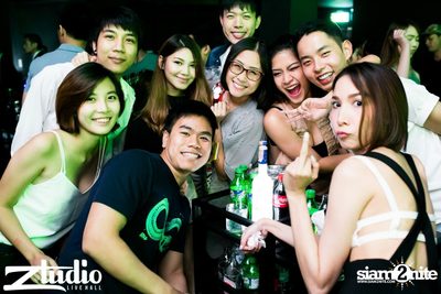 Grey Goose นำเสนอ TGIF : Mat Zo ที่ สตูดิโอ ไลฟ์ ฮอลล์ — photo 17