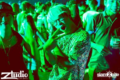 Grey Goose นำเสนอ TGIF : Mat Zo ที่ สตูดิโอ ไลฟ์ ฮอลล์ — photo 19
