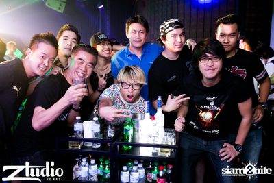 Grey Goose นำเสนอ TGIF : Mat Zo ที่ สตูดิโอ ไลฟ์ ฮอลล์ — photo 20