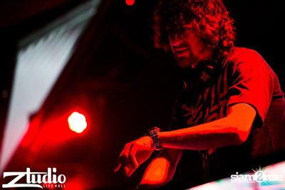 Grey Goose นำเสนอ TGIF : Mat Zo ที่ สตูดิโอ ไลฟ์ ฮอลล์ — photo 26