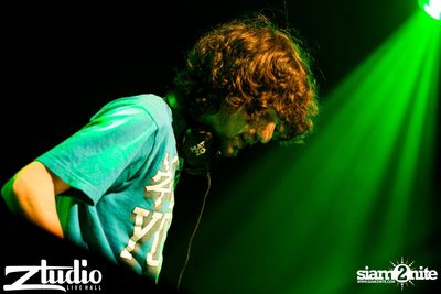 Grey Goose นำเสนอ TGIF : Mat Zo ที่ สตูดิโอ ไลฟ์ ฮอลล์ — photo 30