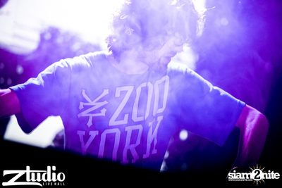 Grey Goose นำเสนอ TGIF : Mat Zo ที่ สตูดิโอ ไลฟ์ ฮอลล์ — photo 33