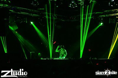 Grey Goose นำเสนอ TGIF : Mat Zo ที่ สตูดิโอ ไลฟ์ ฮอลล์ — photo 34
