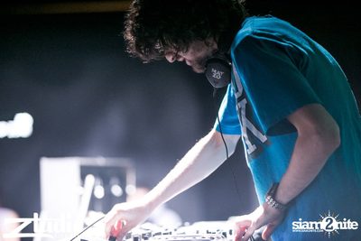 Grey Goose นำเสนอ TGIF : Mat Zo ที่ สตูดิโอ ไลฟ์ ฮอลล์ — photo 35