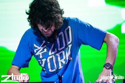 Grey Goose นำเสนอ TGIF : Mat Zo ที่ สตูดิโอ ไลฟ์ ฮอลล์ — photo 38