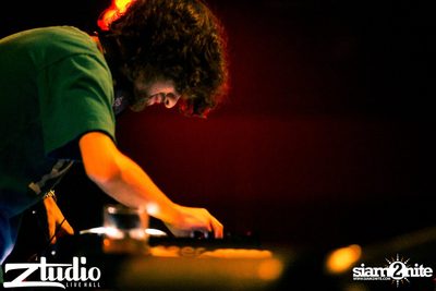 Grey Goose นำเสนอ TGIF : Mat Zo ที่ สตูดิโอ ไลฟ์ ฮอลล์ — photo 45