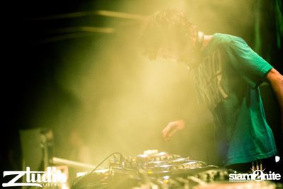 Grey Goose นำเสนอ TGIF : Mat Zo ที่ สตูดิโอ ไลฟ์ ฮอลล์ — photo 56