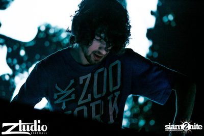 Grey Goose นำเสนอ TGIF : Mat Zo ที่ สตูดิโอ ไลฟ์ ฮอลล์ — photo 59