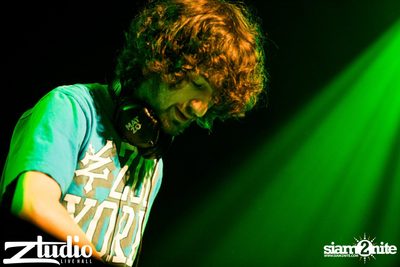 Grey Goose นำเสนอ TGIF : Mat Zo ที่ สตูดิโอ ไลฟ์ ฮอลล์ — photo 62