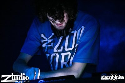 Grey Goose นำเสนอ TGIF : Mat Zo ที่ สตูดิโอ ไลฟ์ ฮอลล์ — photo 67