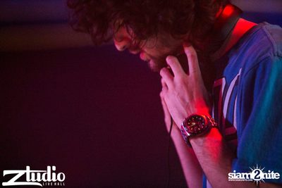 Grey Goose นำเสนอ TGIF : Mat Zo ที่ สตูดิโอ ไลฟ์ ฮอลล์ — photo 68