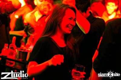 Grey Goose นำเสนอ TGIF : Mat Zo ที่ สตูดิโอ ไลฟ์ ฮอลล์ — photo 78