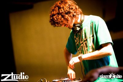 Grey Goose นำเสนอ TGIF : Mat Zo ที่ สตูดิโอ ไลฟ์ ฮอลล์ — photo 93