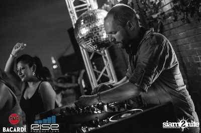 Your Love - Launch Party ที่ การ์เมอร์ซี่ ปาร์ค, อโบฟ อีเลฟเว่น — photo 90