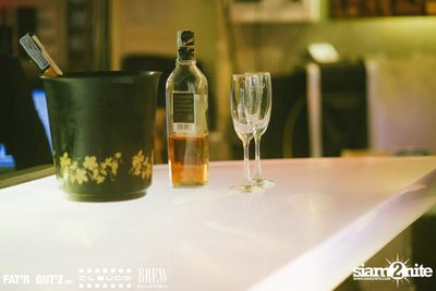 Seenspace Invasion ที่ร้าน Clouds, Fat'R Gut'z และ BREW Beers & Ciders — photo 3