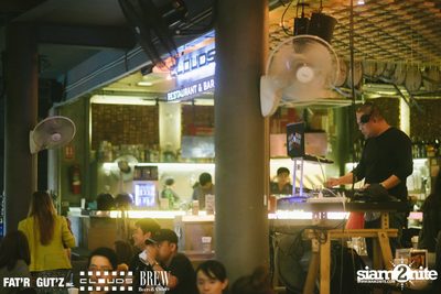 Seenspace Invasion ที่ร้าน Clouds, Fat'R Gut'z และ BREW Beers & Ciders — photo 5
