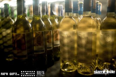 Seenspace Invasion ที่ร้าน Clouds, Fat'R Gut'z และ BREW Beers & Ciders — photo 19