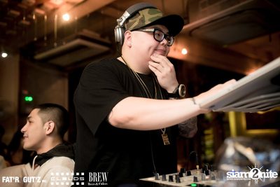 Seenspace Invasion ที่ร้าน Clouds, Fat'R Gut'z และ BREW Beers & Ciders — photo 86