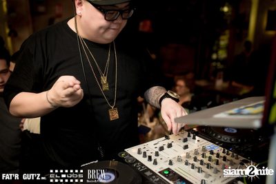 Seenspace Invasion ที่ร้าน Clouds, Fat'R Gut'z และ BREW Beers & Ciders — photo 87