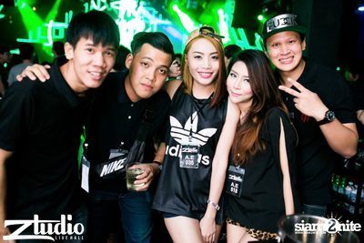 Grey Goose นำเสนอ TGIF : TV Noise ที่ สตูดิโอ ไลฟ์ ฮอลล์ — photo 14