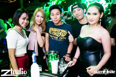 Grey Goose นำเสนอ TGIF : TV Noise ที่ สตูดิโอ ไลฟ์ ฮอลล์ — photo 15