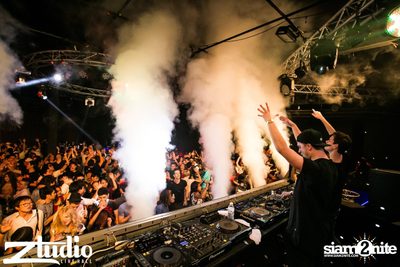 Grey Goose นำเสนอ TGIF : TV Noise ที่ สตูดิโอ ไลฟ์ ฮอลล์ — photo 48