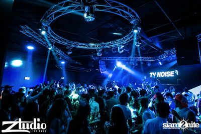Grey Goose นำเสนอ TGIF : TV Noise ที่ สตูดิโอ ไลฟ์ ฮอลล์ — photo 53