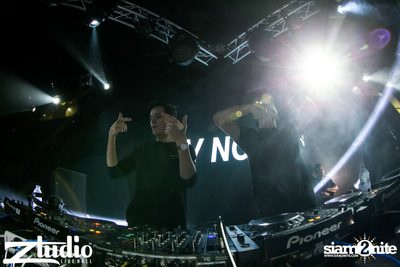 Grey Goose นำเสนอ TGIF : TV Noise ที่ สตูดิโอ ไลฟ์ ฮอลล์ — photo 59