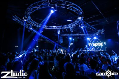 Grey Goose นำเสนอ TGIF : TV Noise ที่ สตูดิโอ ไลฟ์ ฮอลล์ — photo 72