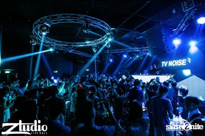Grey Goose นำเสนอ TGIF : TV Noise ที่ สตูดิโอ ไลฟ์ ฮอลล์ — photo 78