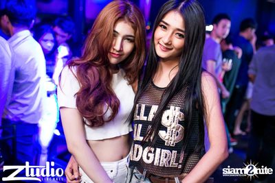 Grey Goose นำเสนอ TGIF : TV Noise ที่ สตูดิโอ ไลฟ์ ฮอลล์ — photo 84