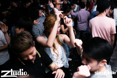 Grey Goose นำเสนอ TGIF : TV Noise ที่ สตูดิโอ ไลฟ์ ฮอลล์ — photo 93