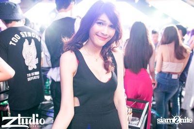 Grey Goose นำเสนอ TGIF : TV Noise ที่ สตูดิโอ ไลฟ์ ฮอลล์ — photo 121
