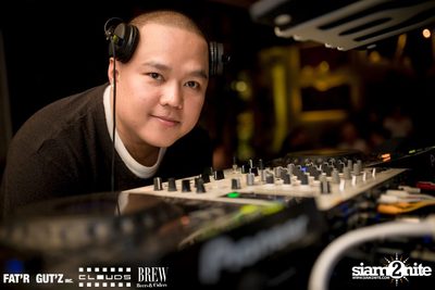 Seenspace Invasion ที่ร้าน Clouds, Fat'R Gut'z และ BREW Beers & Ciders — photo 1