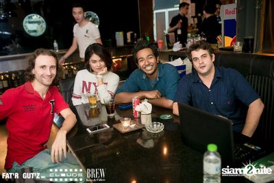 Seenspace Invasion ที่ร้าน Clouds, Fat'R Gut'z และ BREW Beers & Ciders — photo 6