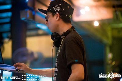 Seenspace Invasion ที่ร้าน Clouds, Fat'R Gut'z และ BREW Beers & Ciders — photo 102
