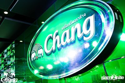 Chang Drinking Water - Chang New Look at EmQuartier — photo 1
