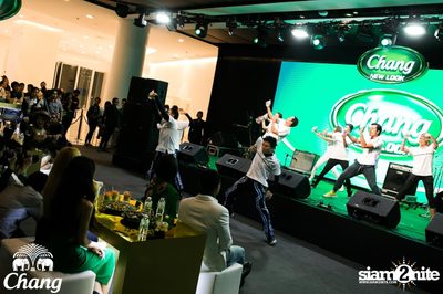 Chang Drinking Water - Chang New Look at EmQuartier — photo 20