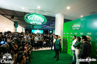 Chang Drinking Water - Chang New Look at EmQuartier — photo 36