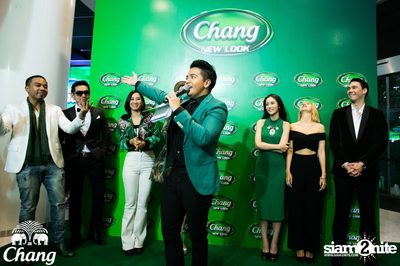Chang Drinking Water - Chang New Look at EmQuartier — photo 40