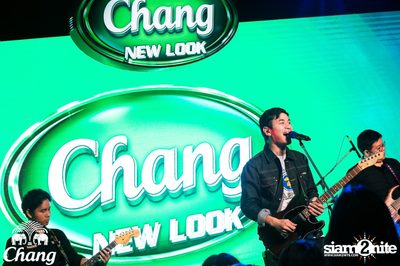 Chang Drinking Water - Chang New Look at EmQuartier — photo 97