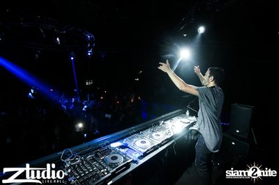 Grey Goose นำเสนอ TGIF : Lucky Date ที่ สตูดิโอ ไลฟ์ ฮอลล์ — photo 63