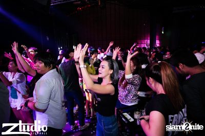 Grey Goose นำเสนอ TGIF : Lucky Date ที่ สตูดิโอ ไลฟ์ ฮอลล์ — photo 78