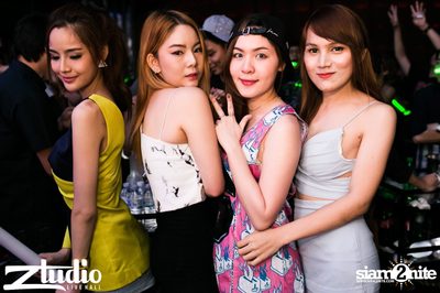 Grey Goose นำเสนอ TGIF : Lucky Date ที่ สตูดิโอ ไลฟ์ ฮอลล์ — photo 107