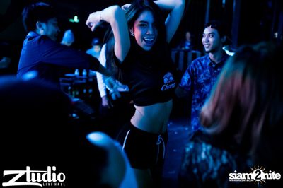Grey Goose นำเสนอ TGIF : Lucky Date ที่ สตูดิโอ ไลฟ์ ฮอลล์ — photo 113
