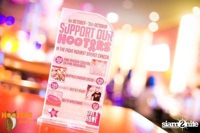 Saturday Night at Hooters Bangkok, Sukhumvit Soi 15 — photo 14